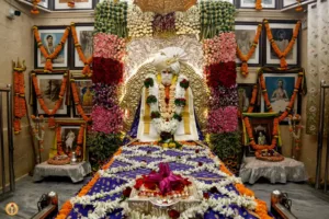 दिवाळी निमित्त श्री शंकर महाराज मठात फुलांची सजावट